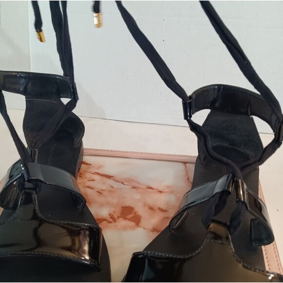 Strappy tie-up Patent Leather Sandals sz 9 - Picture 4 of 7